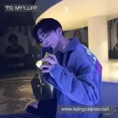 骆铖柳